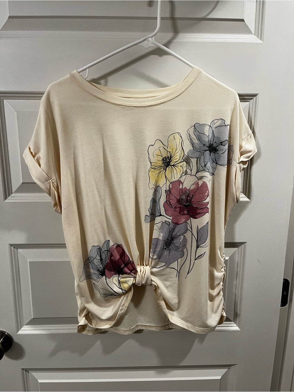 Cato Cream Short-Sleeve Knot Front Floral Top